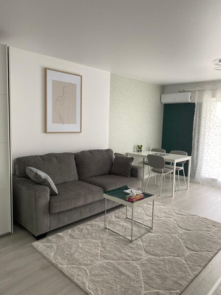 Piata Sudului, prima inchiriere, bloc nou, etaj 5/12, 2 camere tip studio.