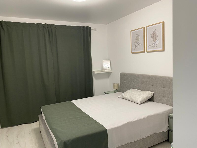 Piata Sudului, prima inchiriere, bloc nou, etaj 5/12, 2 camere tip studio.